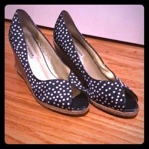 Steve Madden navy peep toe wedge